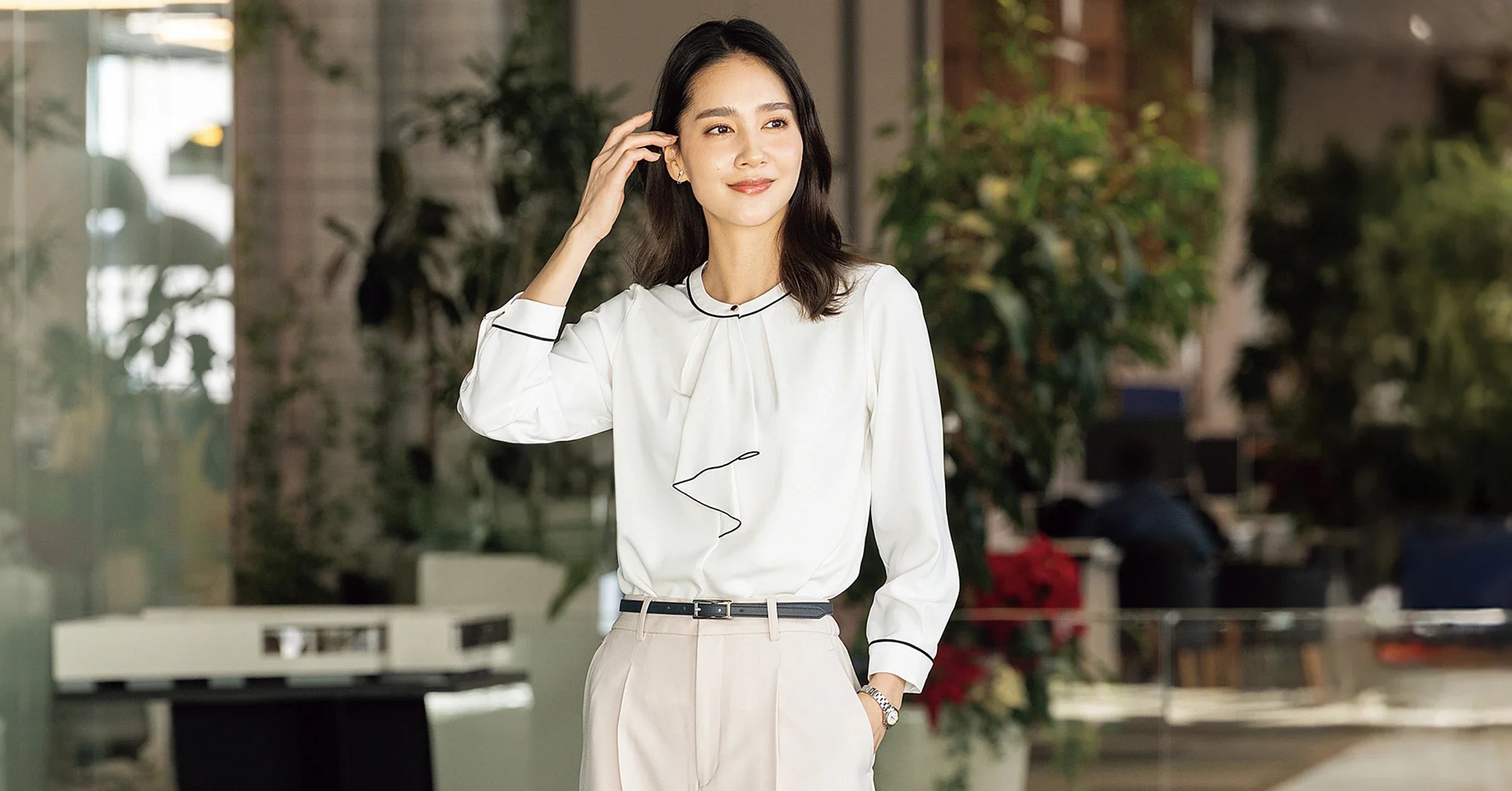 大人女子的职场必备单品,春季设计上衣