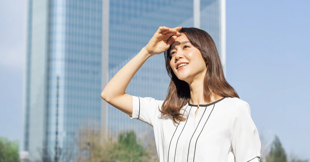 Women's Office Blouse Outfit in Your 30s: Projecting the Ideal Leader Image by Scene