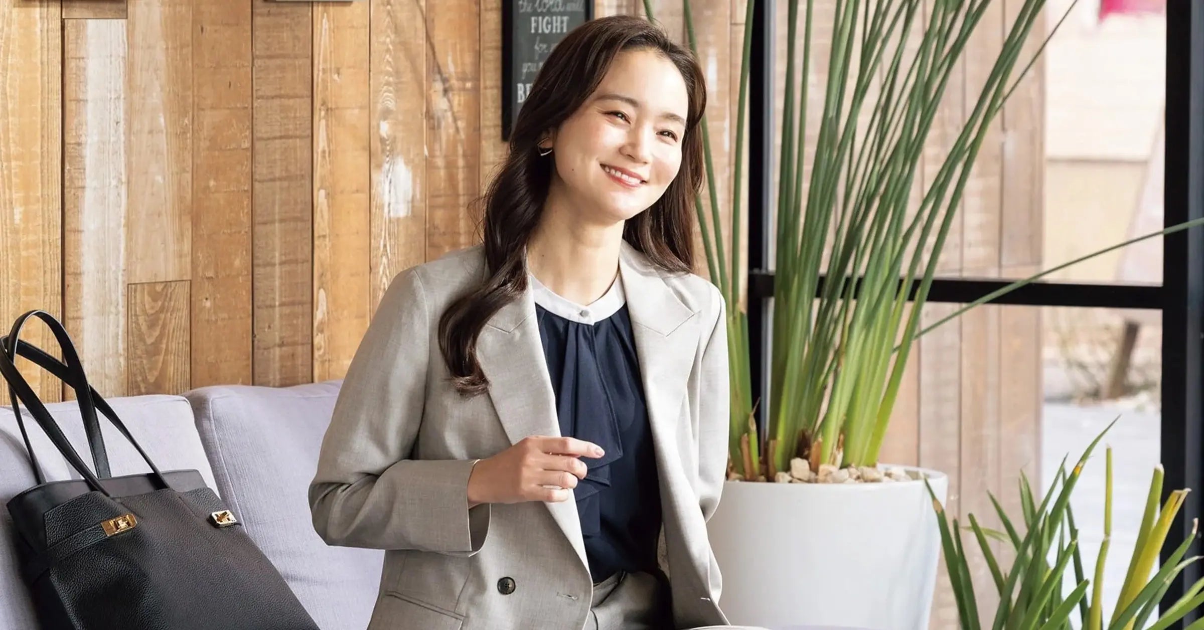 輕盈優雅正裝就在AOKI，夏季舒適女裝3選