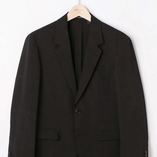 黑色穿搭攻略：休闲商务都实用，男生黑西装外套穿搭法则、NG范例全整理