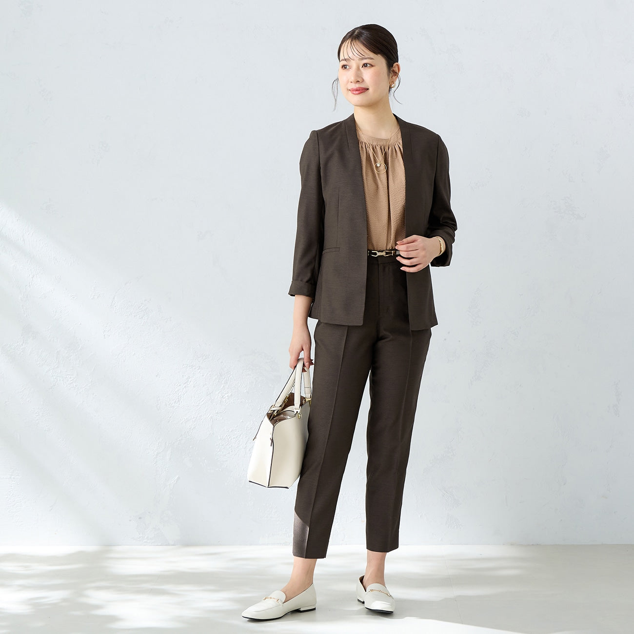 Linen-like Collarless Jacket - Brown_02