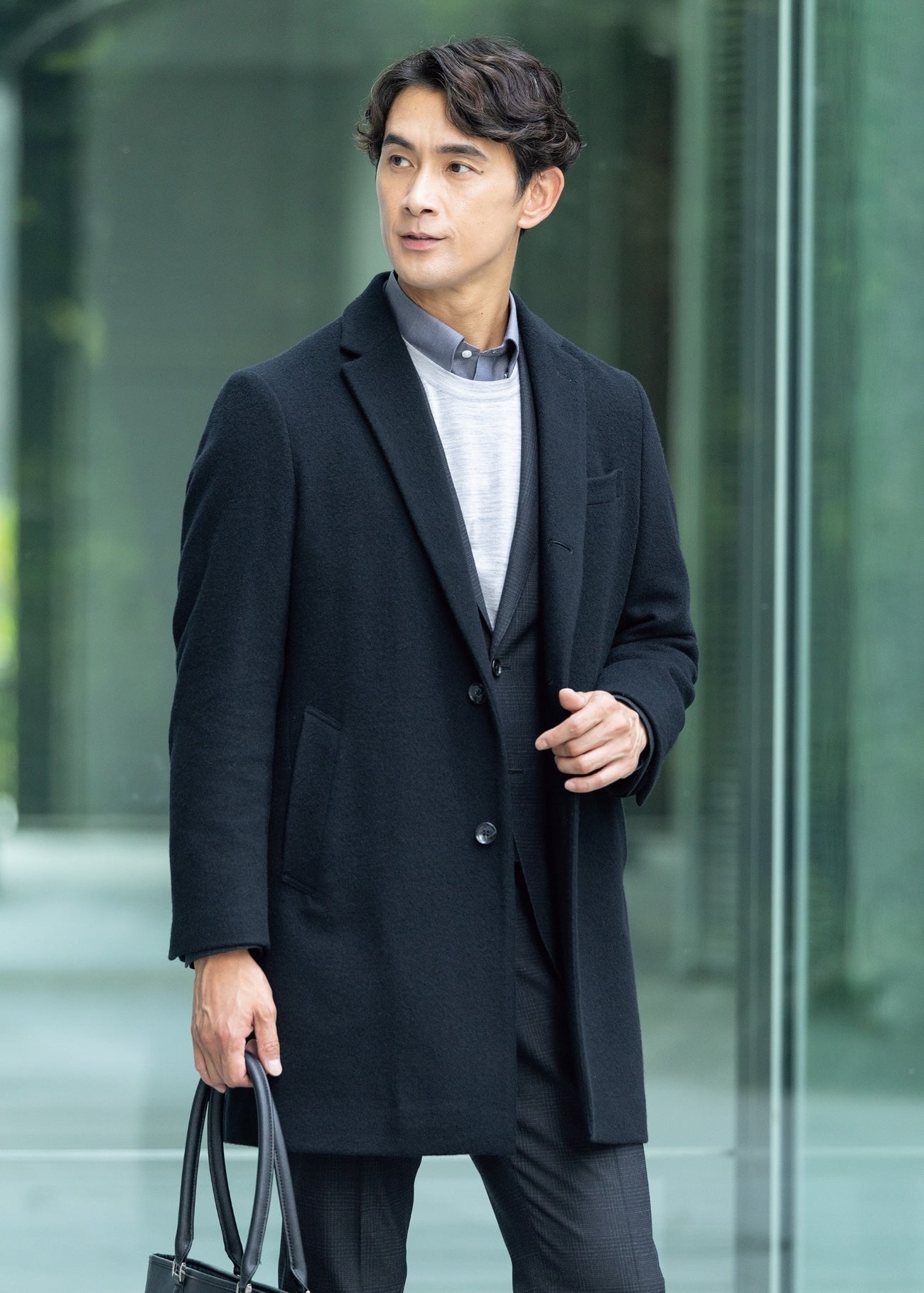 Japanese-Fabric Cashmere Blend Chesterfield Coat - Black_03