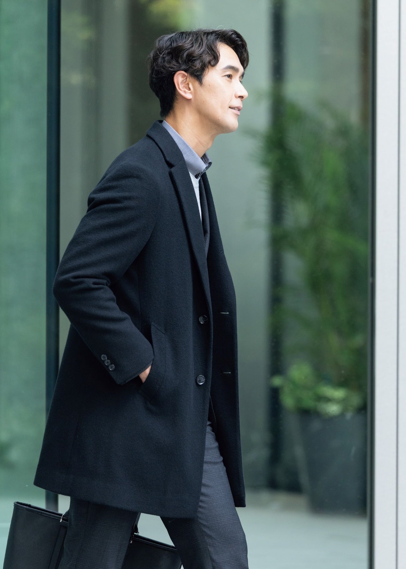 Japanese-Fabric Cashmere Blend Chesterfield Coat - Black_04