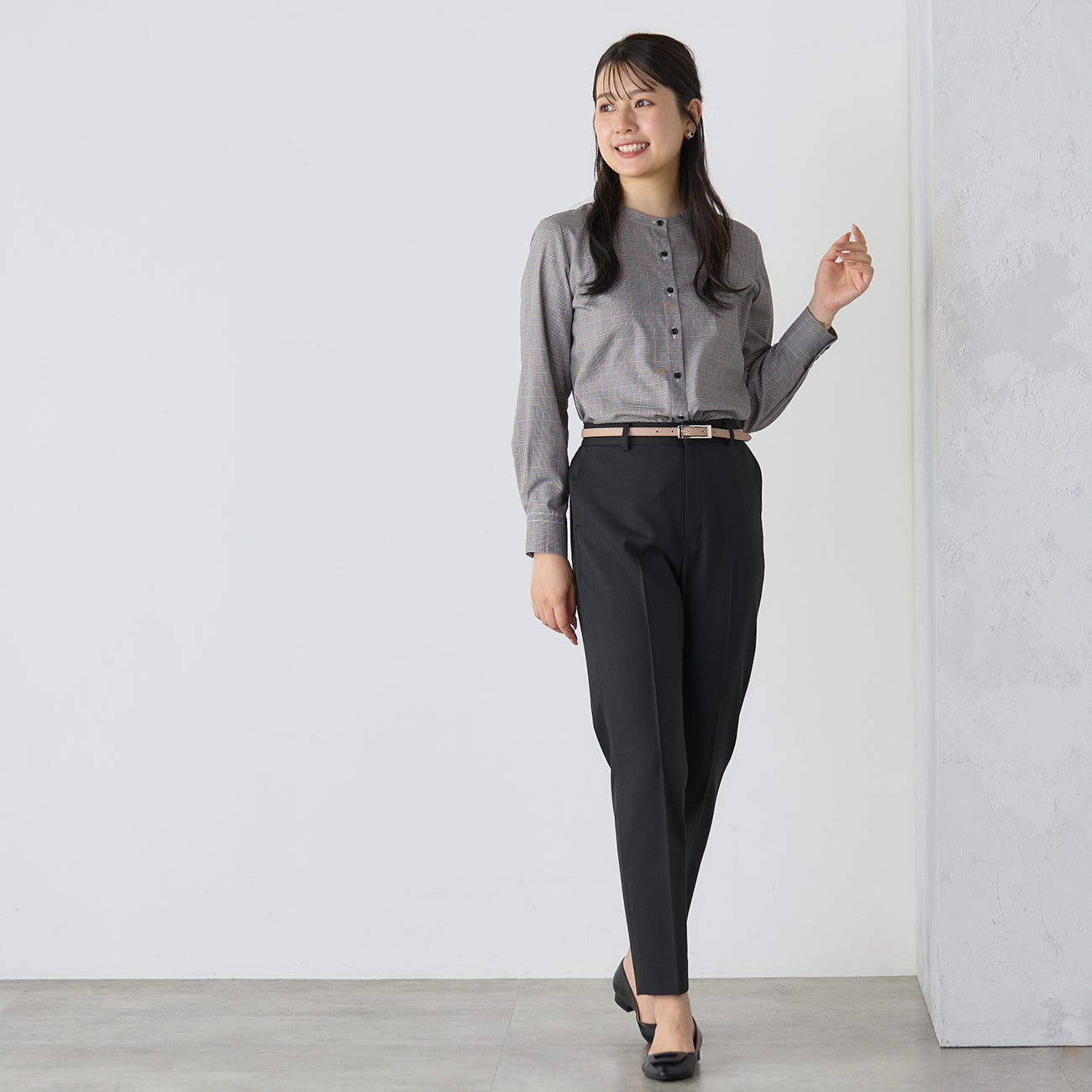 Smart Silhouette Black Pants_03