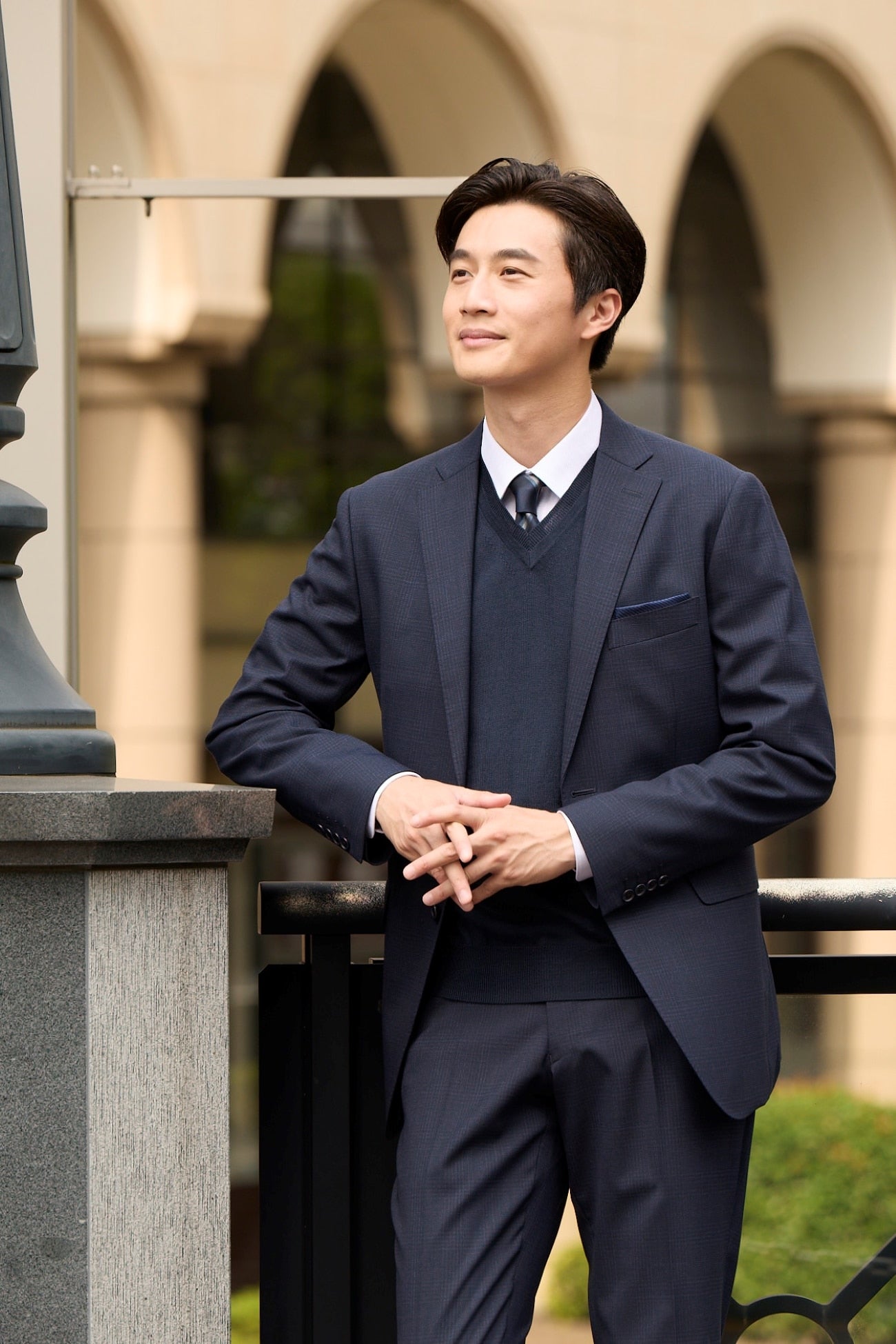 V領開襟毛衣背心_02