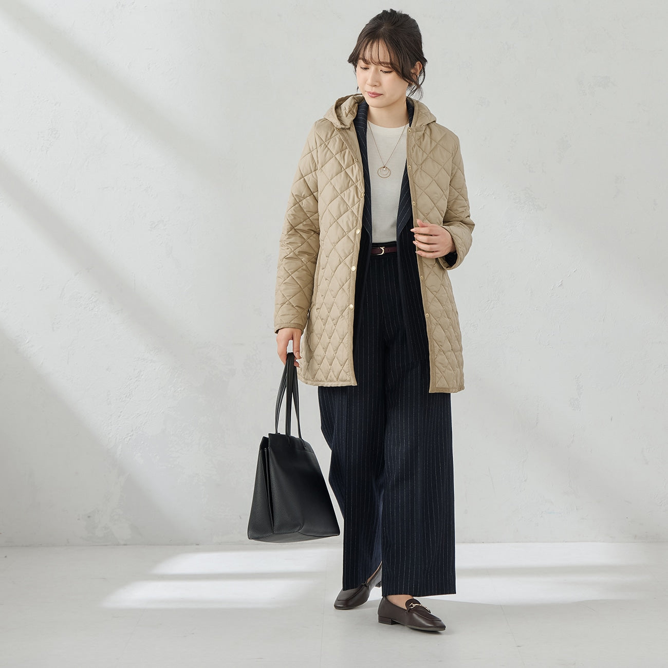 轻量款式保暖中长款绗缝大衣_02