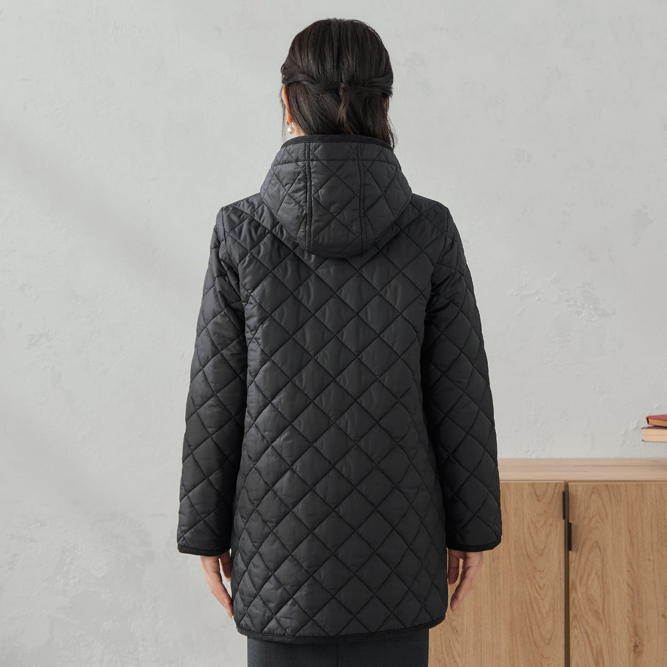 轻量款式保暖中长款绗缝大衣_15