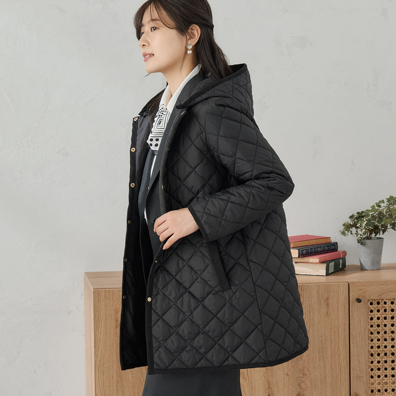 轻量款式保暖中长款绗缝大衣_17