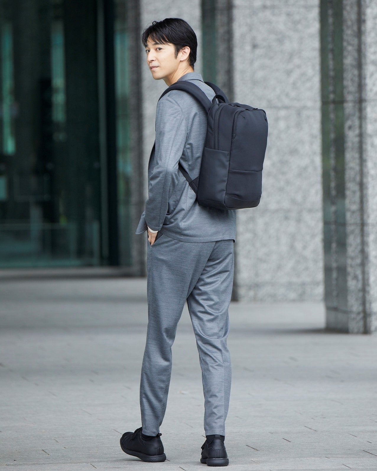 uTOuTO Backpack - Black_03