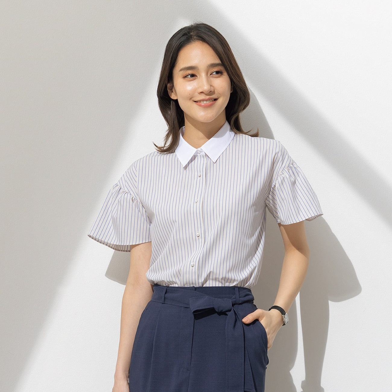 Airy Contrast Collar Stripe Shirt - Beige_02