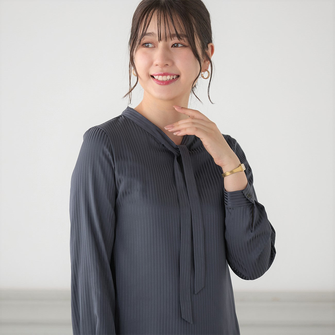 Shadow Stripe Bow Tie Blouse_01