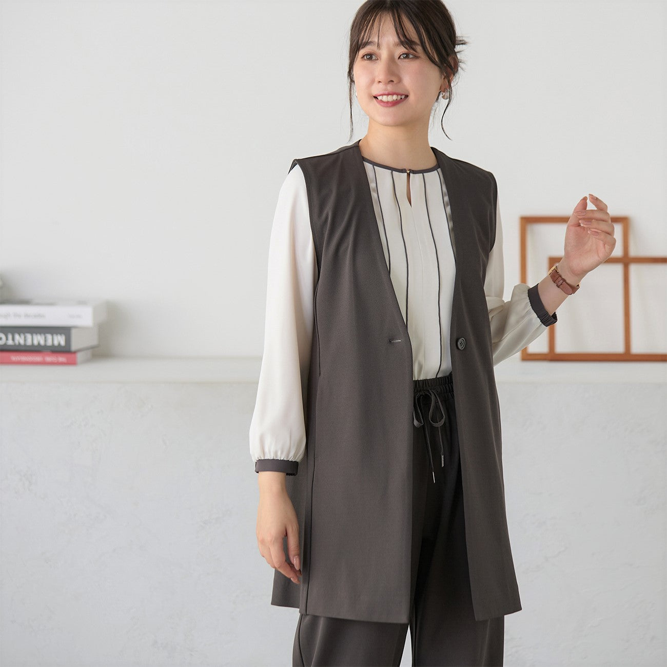 Contrast Color Mellow Tuck Blouse_03