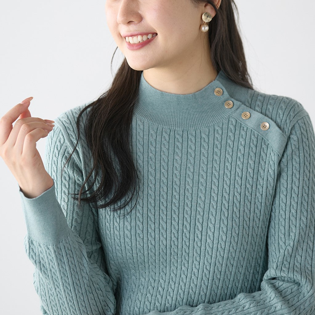 High-neck Cable Knit Sweater_02