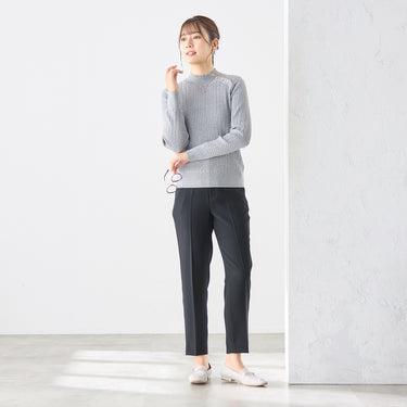 High-neck Cable Knit Sweater_17