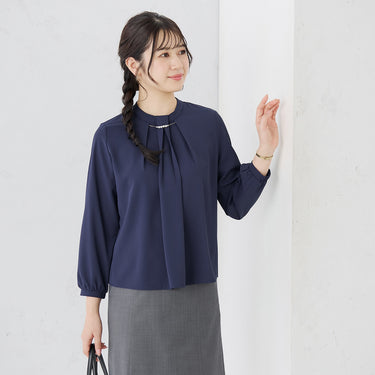 Tucked blouse with Accessories_21