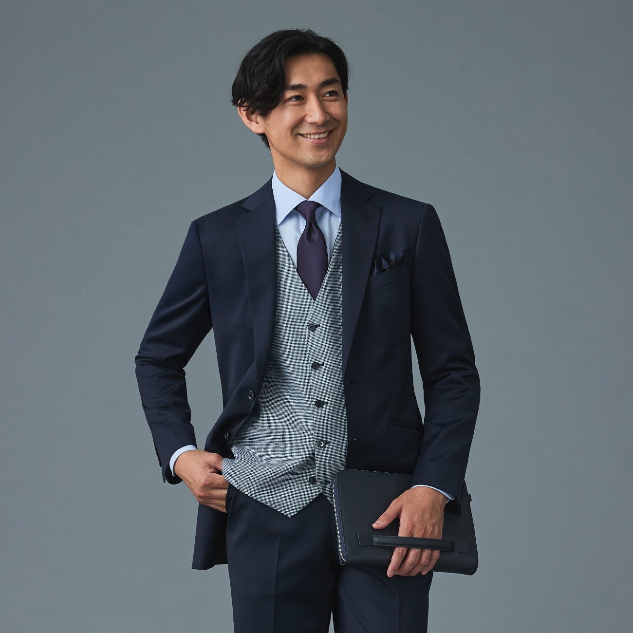 Lustrous Wool Blend Suit with Side Adjuster - Navy_19
