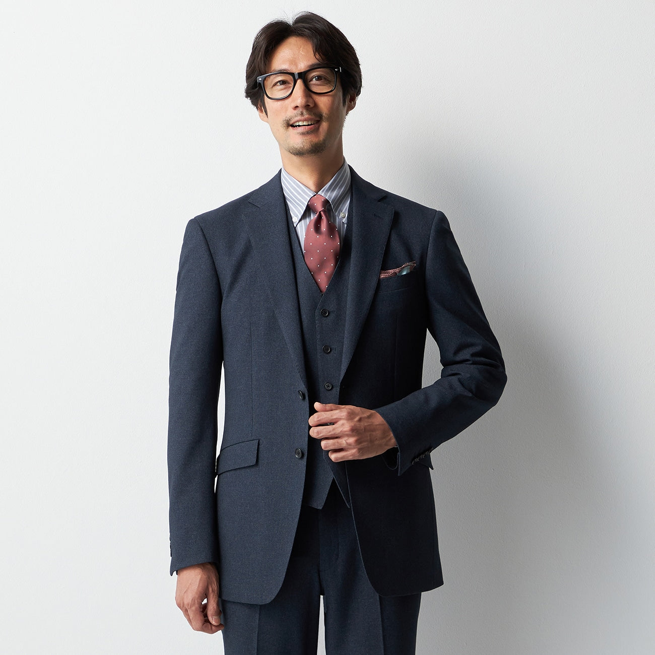 Washable 3-Piece Suit with Side Adjusters - Navy_17