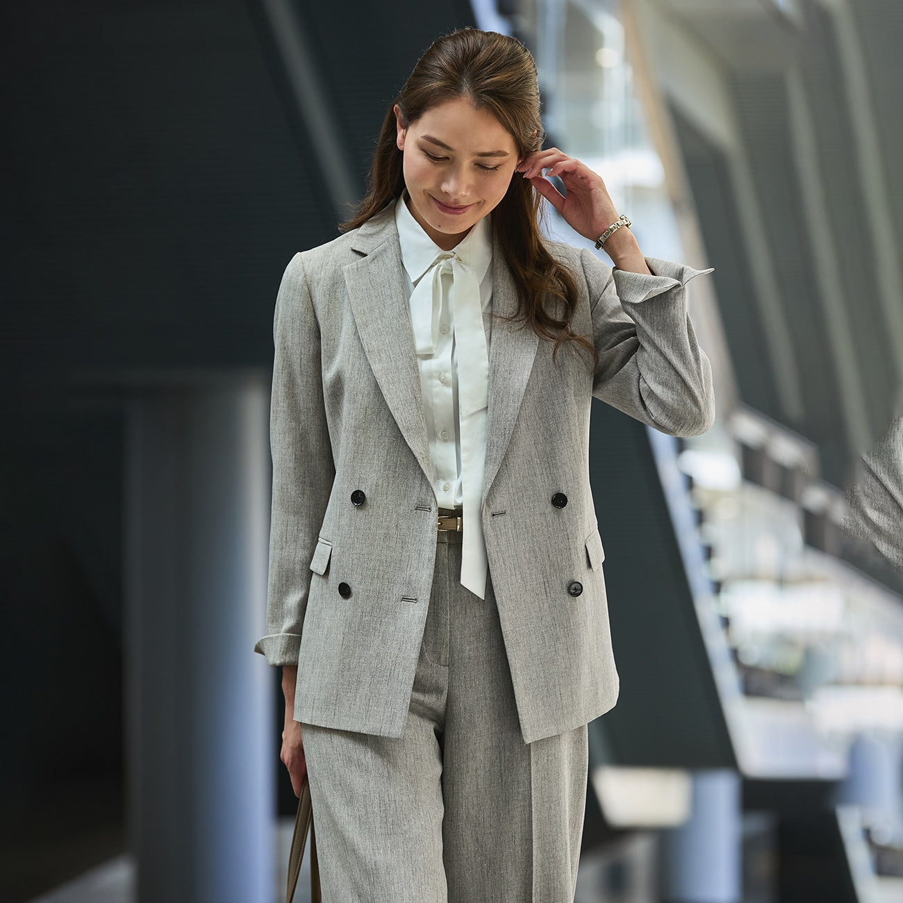 THE THIRD SUITS Shark Skin Double Breasted Jacket - Beige_17