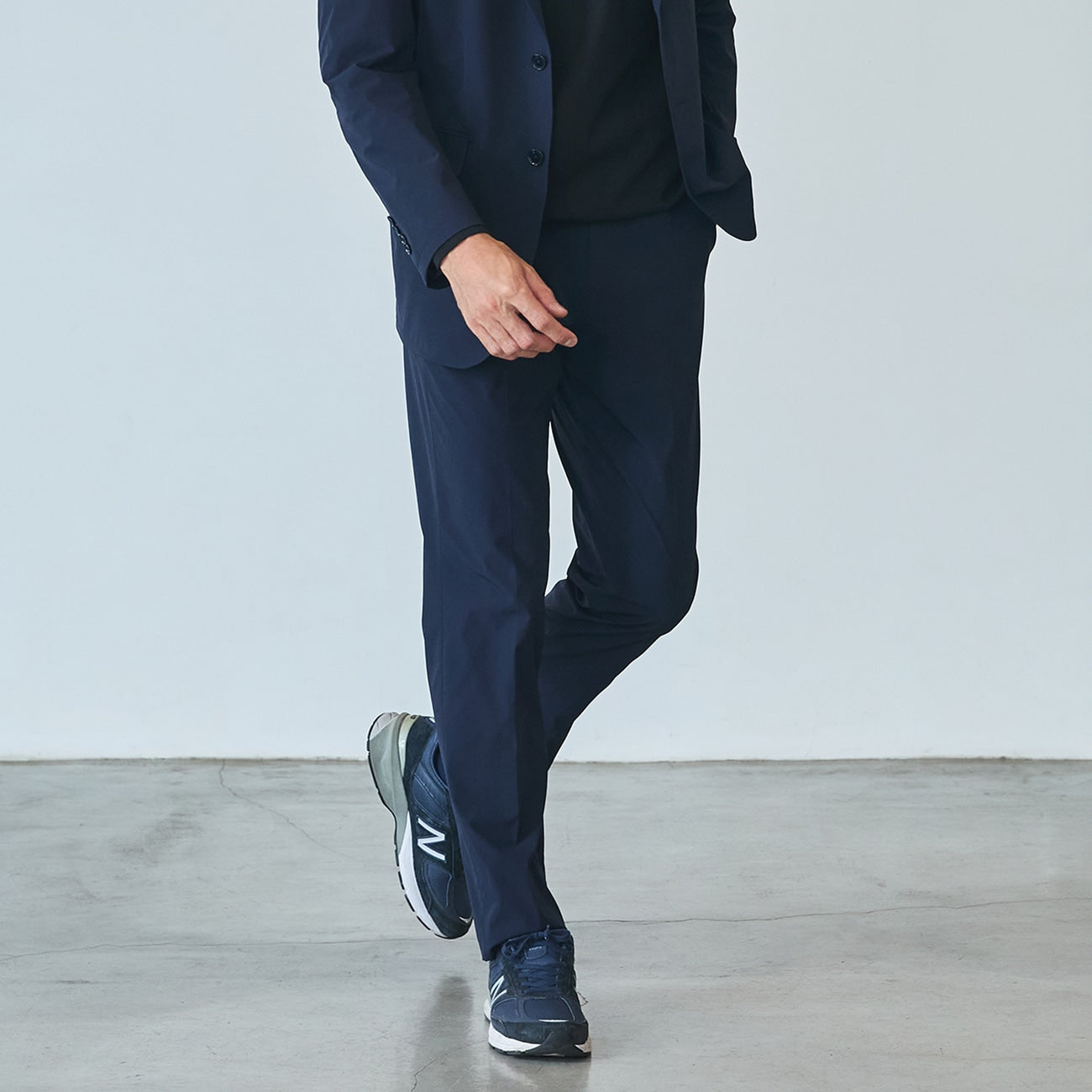 THE THIRD SUITS BIZSPO Water-Repellent Plain Nylon Pants - Navy_12