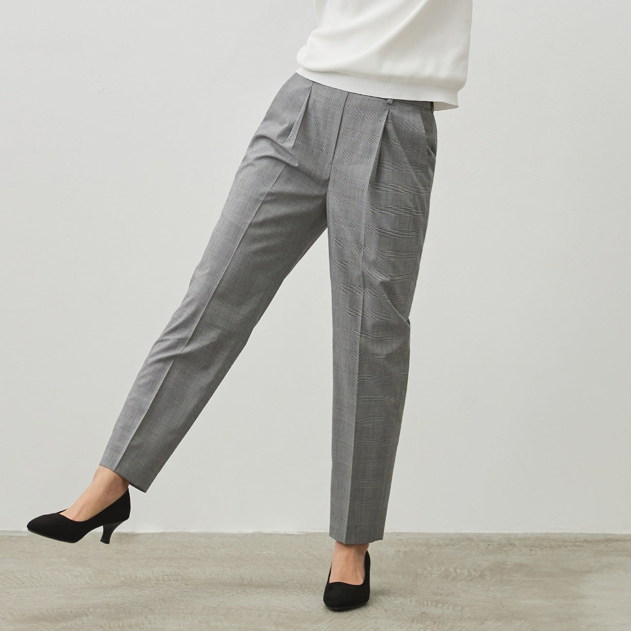 Airy Flamingo Pants - Medium Gray_13