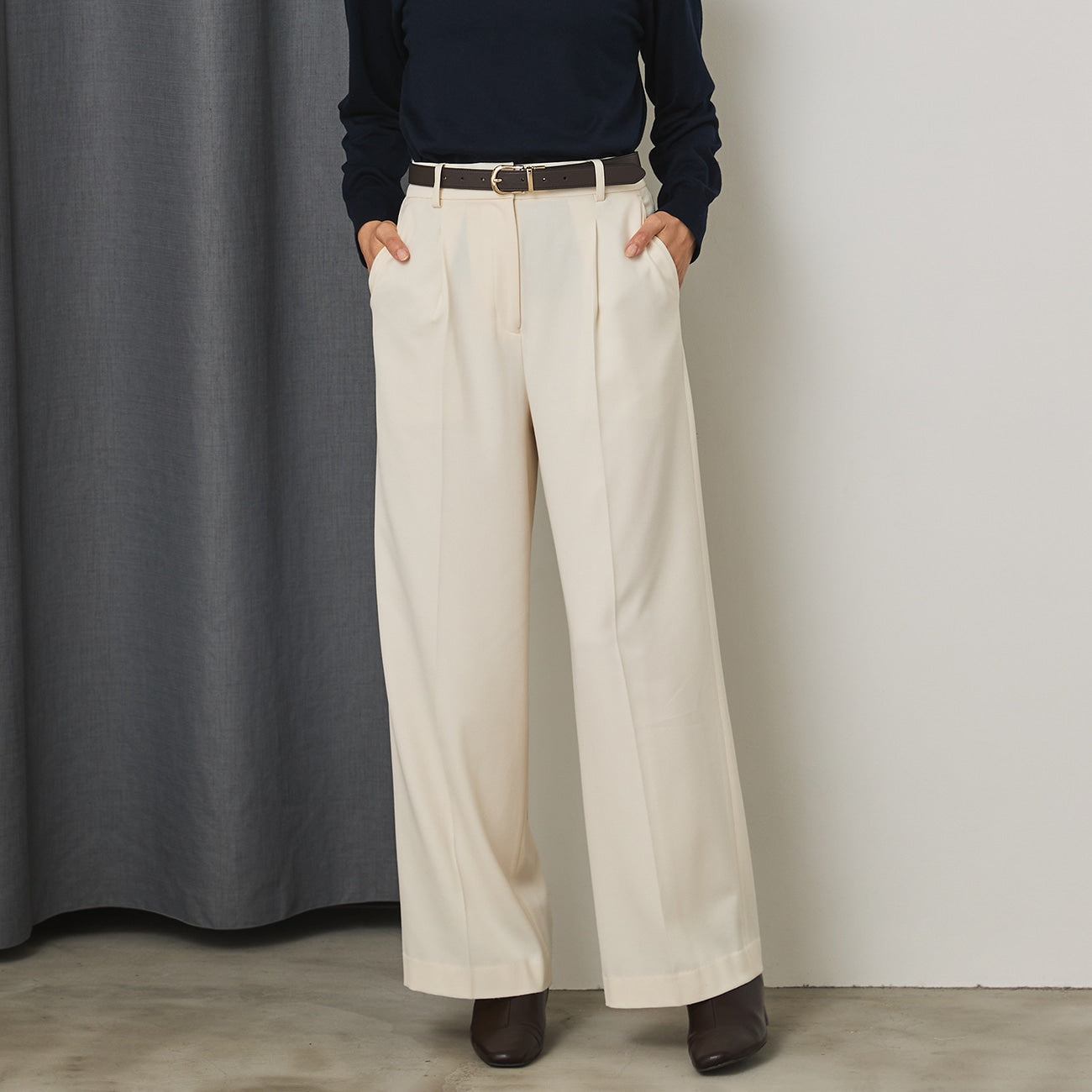 Flamingo Pleated Wide Pants - Off White_23