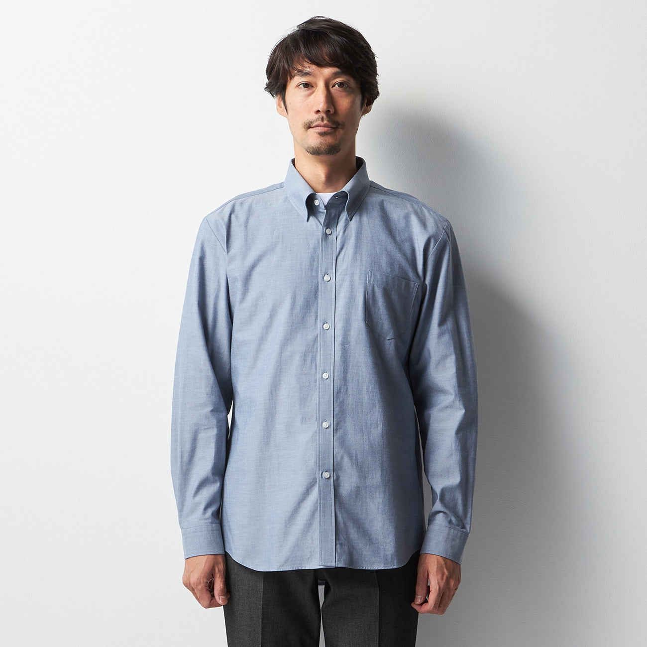 Business Casual Cotton Snap-Down Chambray Shirt - Blue_10