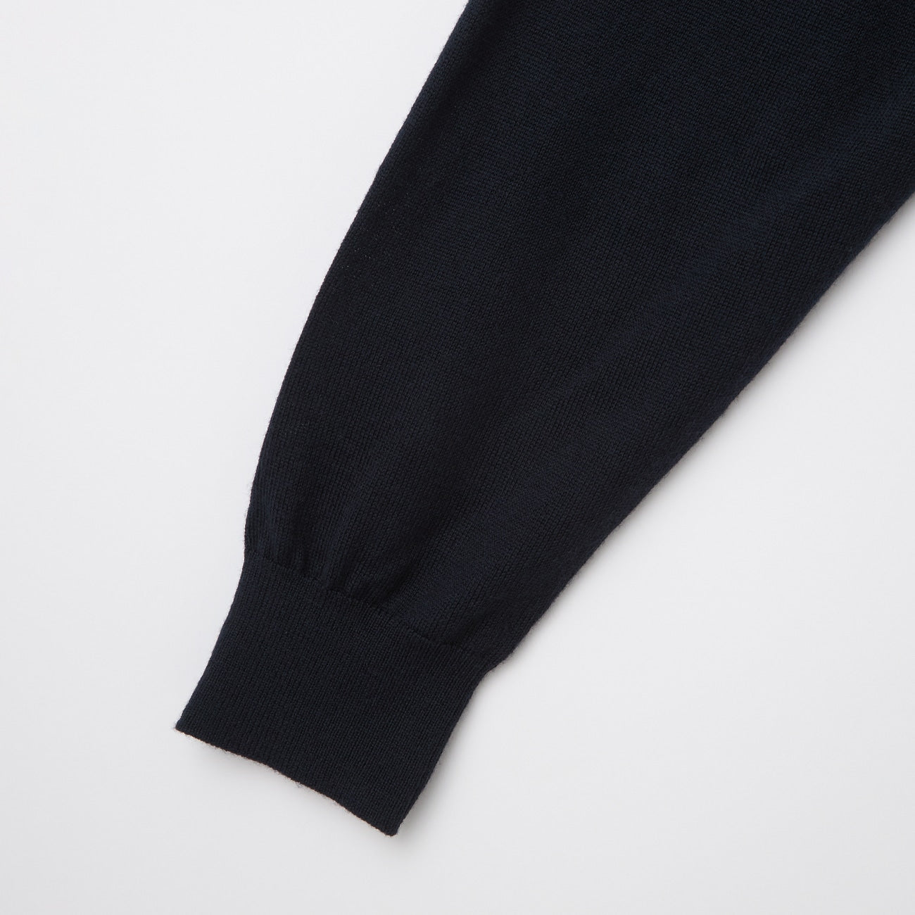 羊毛混纺 V 领毛衣_27