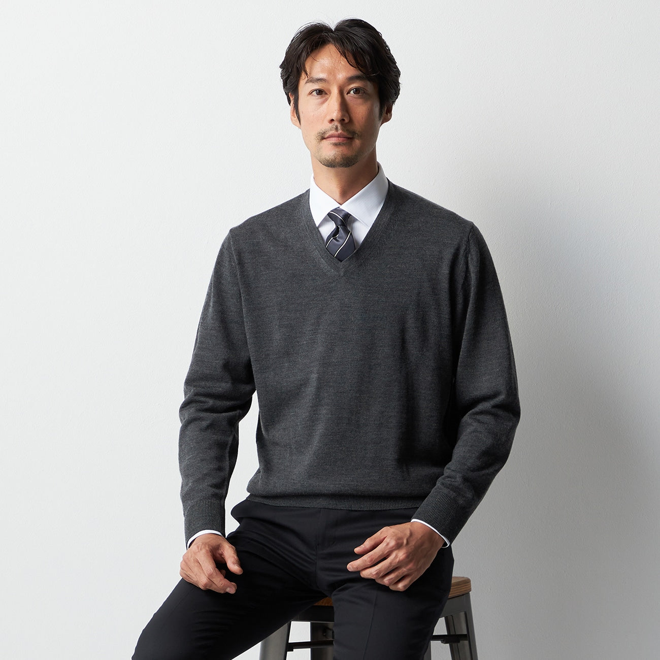 羊毛混纺 V 领毛衣_31