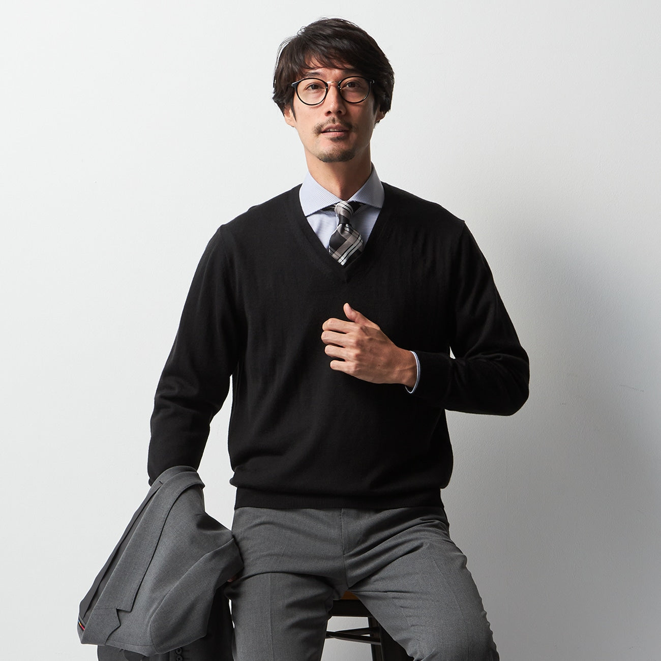 羊毛混纺 V 领毛衣_34