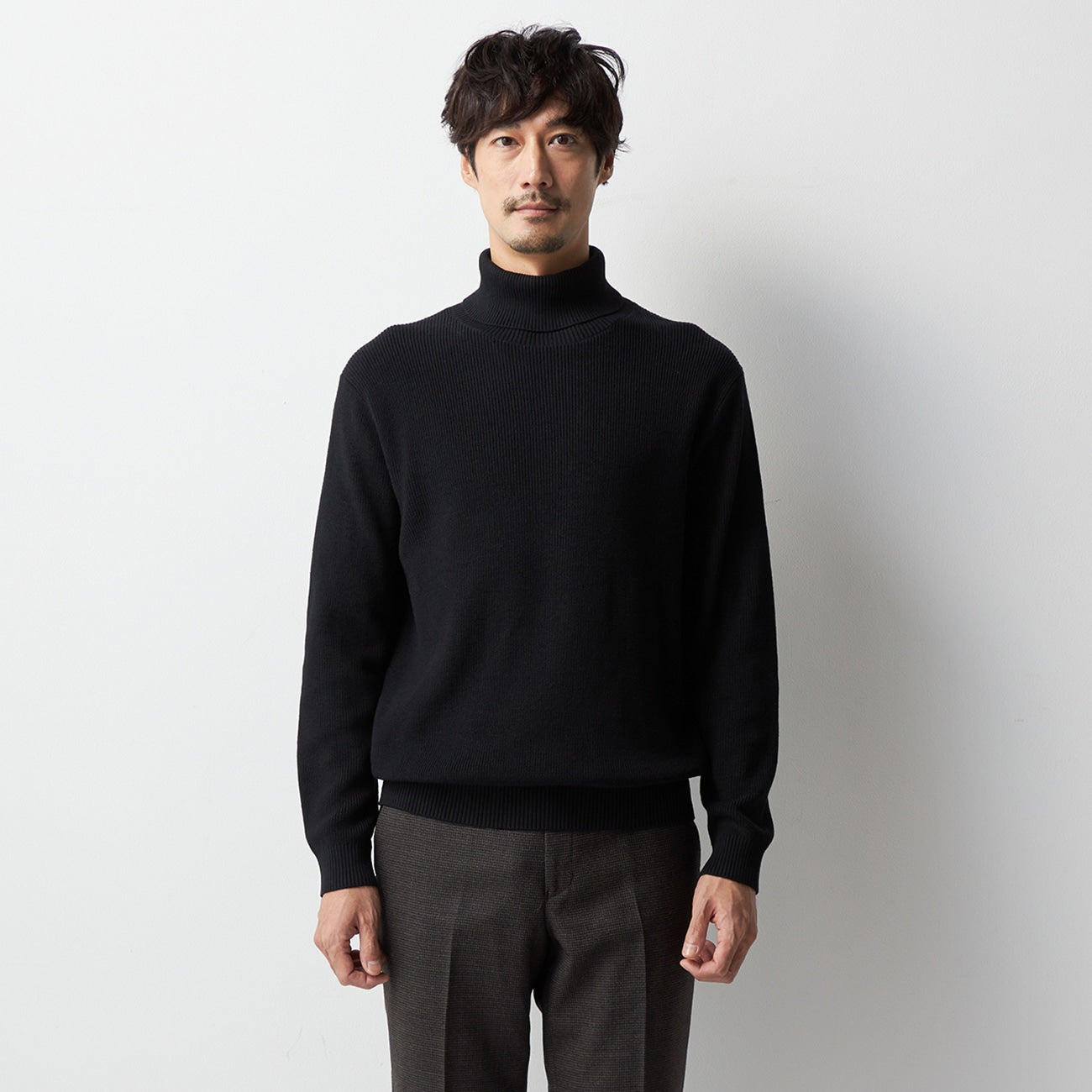Textured Turtleneck Sweater_19