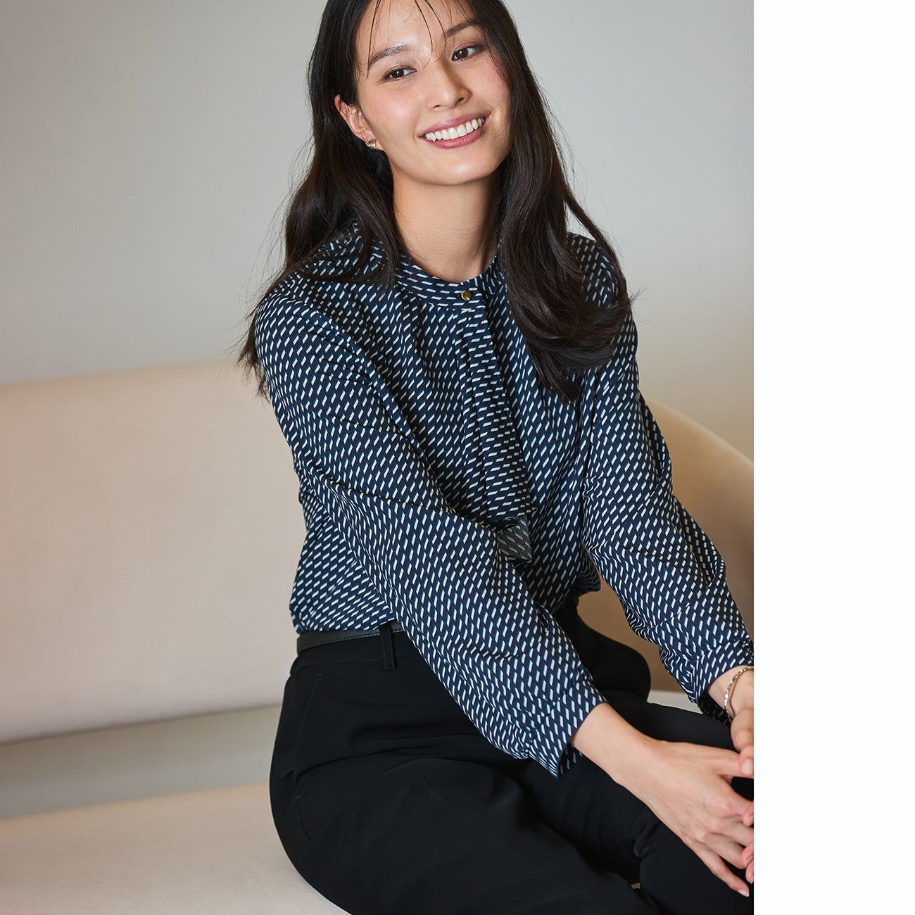 Printed Bow Tie Blouse_17