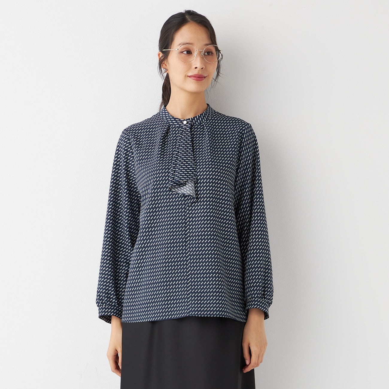 Printed Bow Tie Blouse_19
