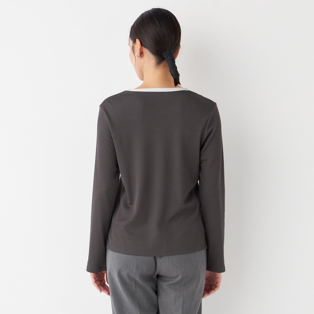 Contrast-Trim Ribbed Blouse_18