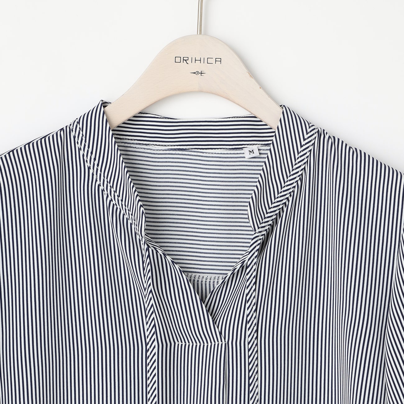 Stripe Blouse with Bow Tie - Navy_14