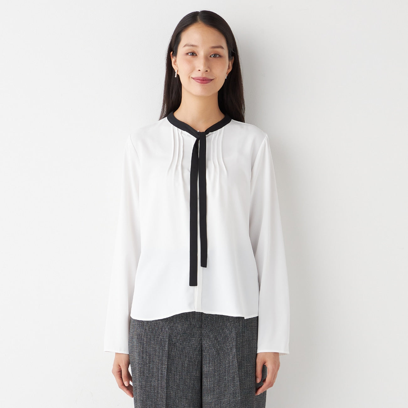 Contrast Color Bow Tie Blouse_21