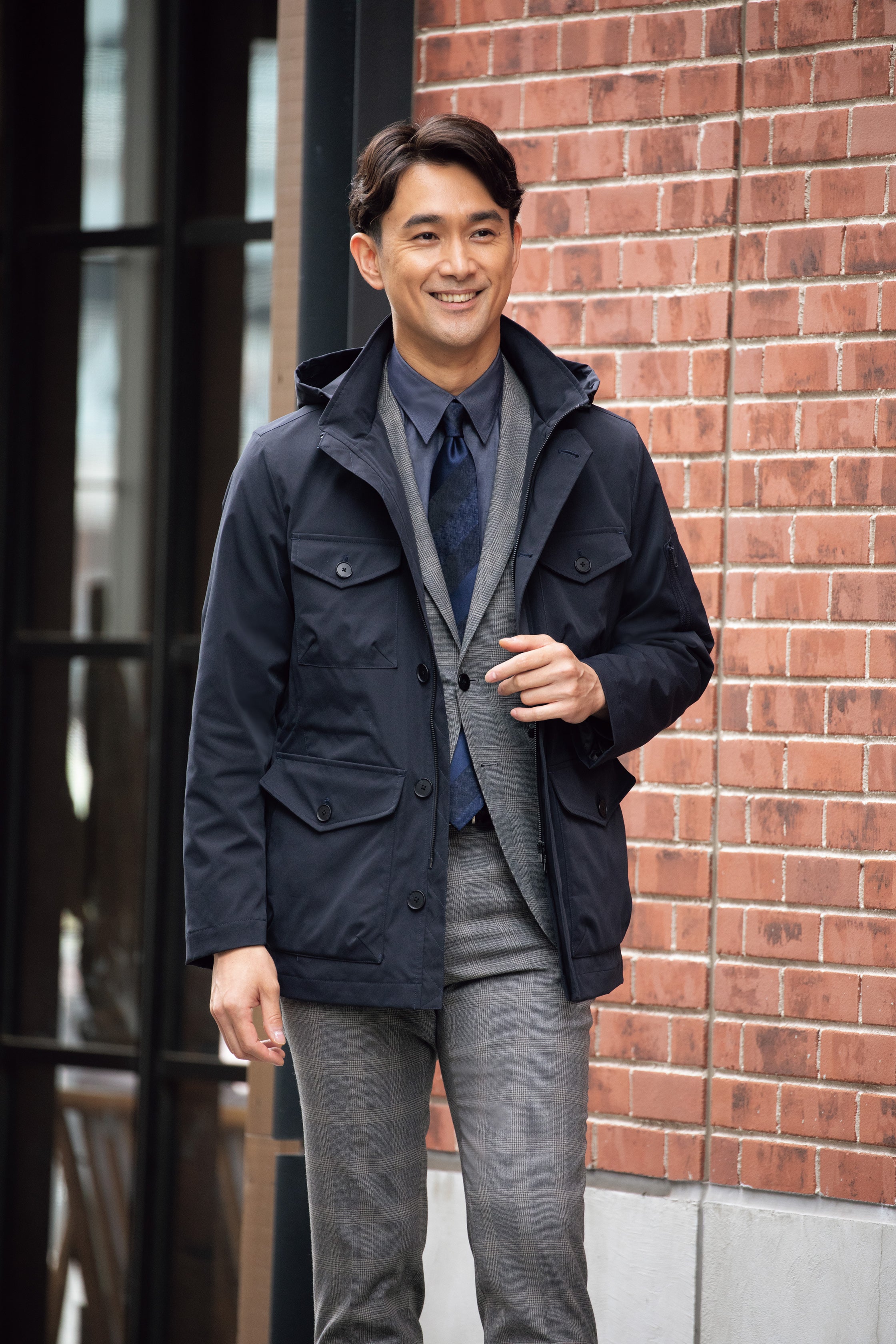 Japanese suits brand AOKIGLOBAL